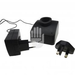 HB4269-03 HB4269-03  ~ Ladestation für aufladbare Laryngoskopf- Griffe, mit Adapter für verschiedene Griffgrößen, 90-240V, mit Netzstecker ~